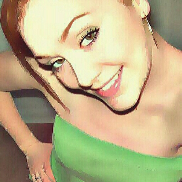 •《About Posher》• Michelle [aka] Shelly/ Mommy/ Mom - Picture 1 of 8